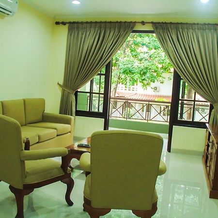 Country Woods Jakarta Aparthotel Cilandak  ภายนอก รูปภาพ