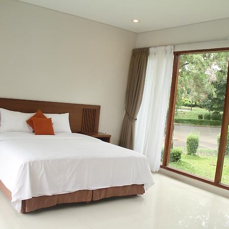 Country Woods Jakarta Aparthotel Cilandak  ภายนอก รูปภาพ