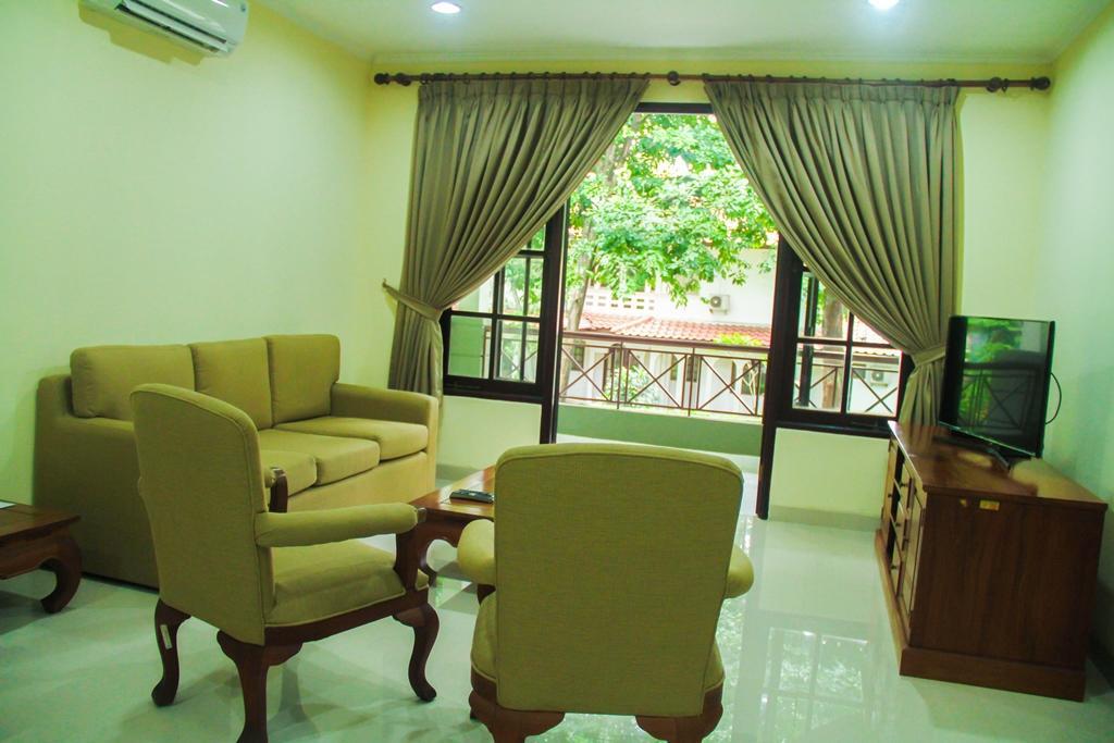 Country Woods Jakarta Aparthotel Cilandak  ภายนอก รูปภาพ